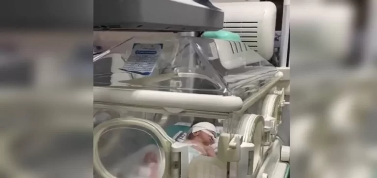 ولادة طفل يتيم في غزة