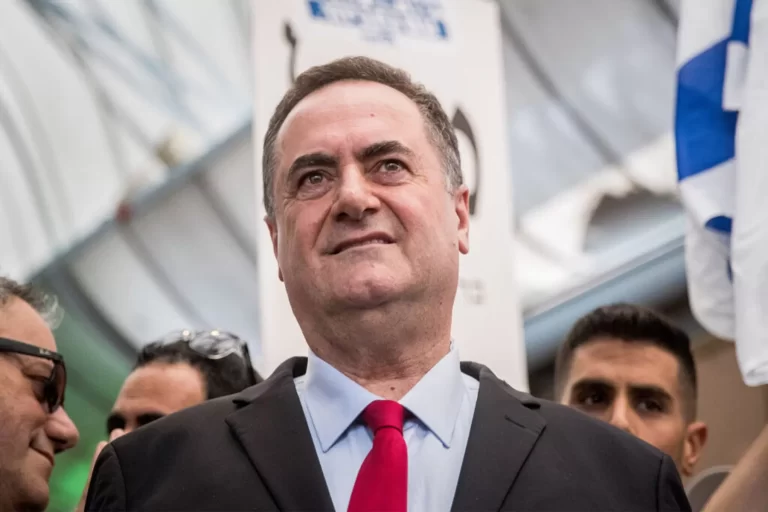 رد وزير البنية التحتية والطاقة الإسرائيلي، يسرائيل كاتز بشكل فوري على تصريحات وزير الخارجية المصري سامح شكري بفتح مطار العريش لتلقي المساعدات الدولية لقطاع غزة.