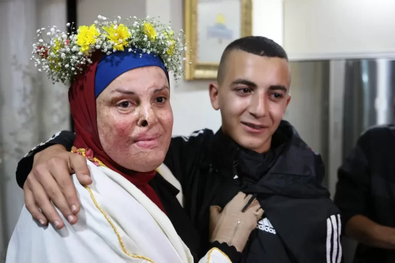 ناشط أمريكي: أنتم فظيعون يا حماس .. كيف تجرؤون على فعل ما كنا نفعله طوال الوقت! (شاهد) الناشط الأمريكي- التركي تشانك أوغور، ينتقد حالة الازدواجية التي يمارسها الغرب إزاء الجرائم التي ترتكبها إسرائيل بحق الفلسطينيين