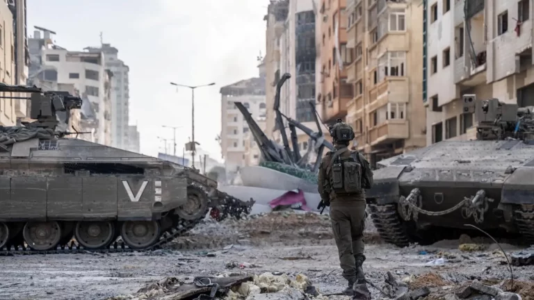 اختفاء 88 آلية إسرائيلية في غزة خلال 5 أيام.. أين ذهبت وما مصيرها؟ (شاهد) آليات عسكرية في غزة