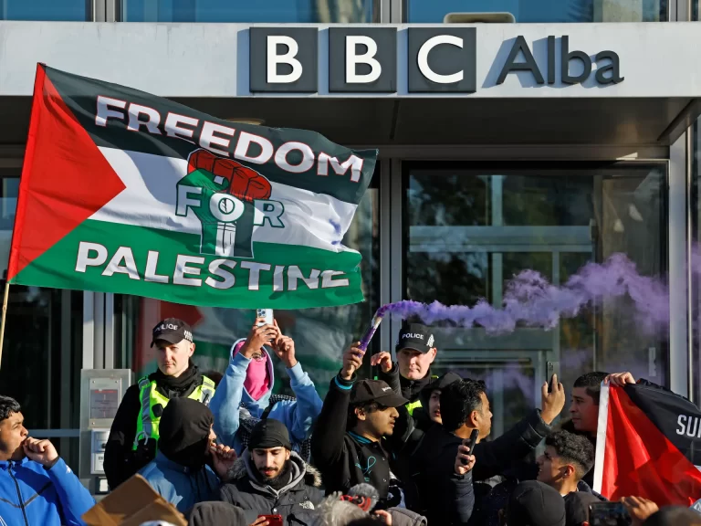 تضليل الإعلام الغربي