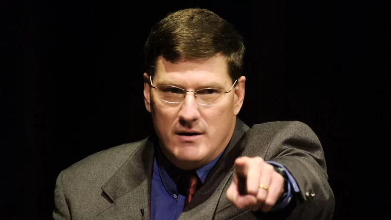 ضابط المخابرات الأمريكي السابق سكوت ريتر