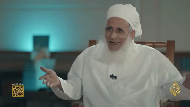 مفتي عمان أحمد الخليلي يتحدث عن قناة الجزيرة