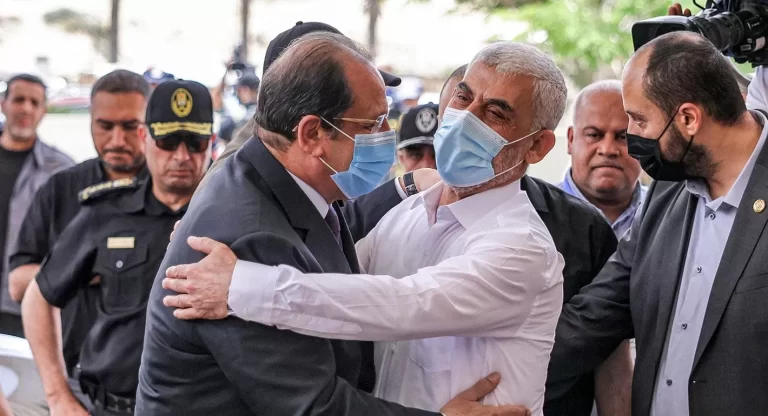 مصر تبلغ الولايات المتحدة سرا: إسرائيل لن تهزم حماس في غزة (تفاصيل مثيرة) يحيى السنوار وعباس كامل