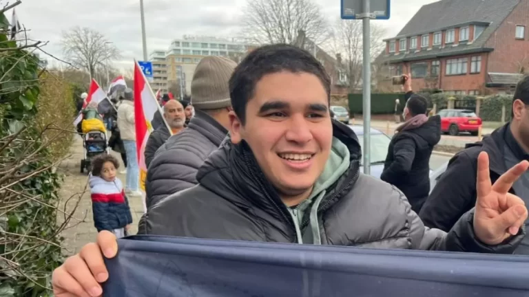 أسامة الوليلي في وقفة احتجاجية