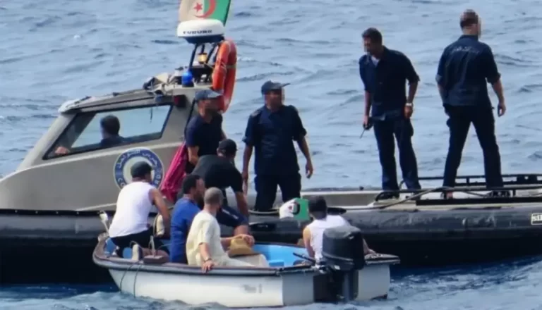 اعتقال 3 شبان مغاربة في المياه الاقليمية الجزائرية