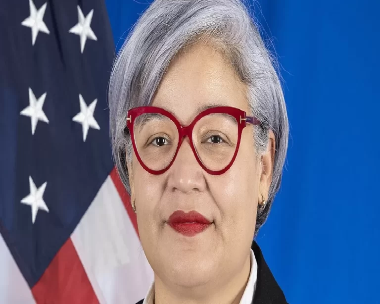 السفيرة الأمريكية تفجر غضب العمانيين.. ما علاقة إسرائيل؟ السفيرة الأمريكية لدى سلطنة عمان