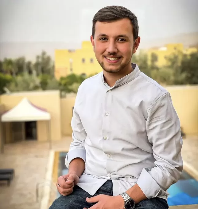 فصل طلاب العلوم التطبيقية بالأردن لتضامنهم مع المقاومة.. طالب يروي الكواليس والجامعة ترد ببيان صادم أحمد حيدر أحد الطلبة الذين تم فصلهم من جامعة العلوم التطبيقية