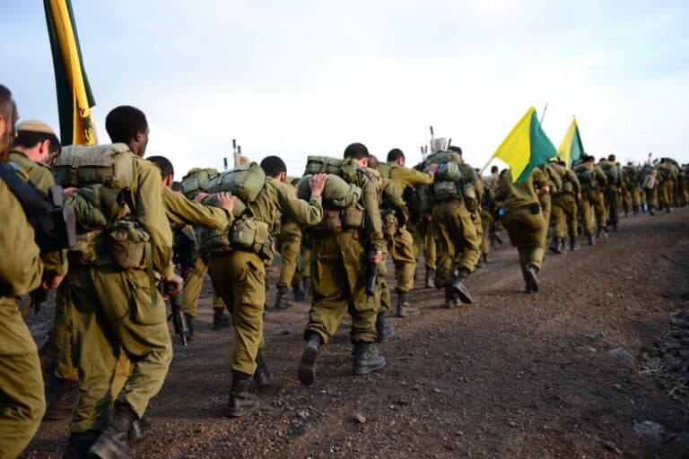 إسرائيل تسحب “لواء غولاني” من غزة بعد حصد القسام نخبة مقاتليه انسحاب لواء غولاني من قطاع غزة بعد خسائر فادحة تكبدها على يد كتائب القسام