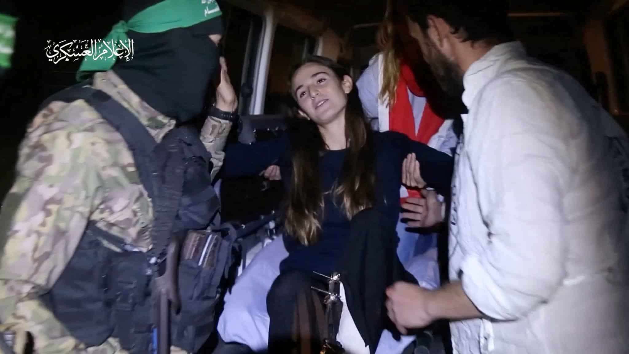 تسليم الأسرى الإسرائيليين