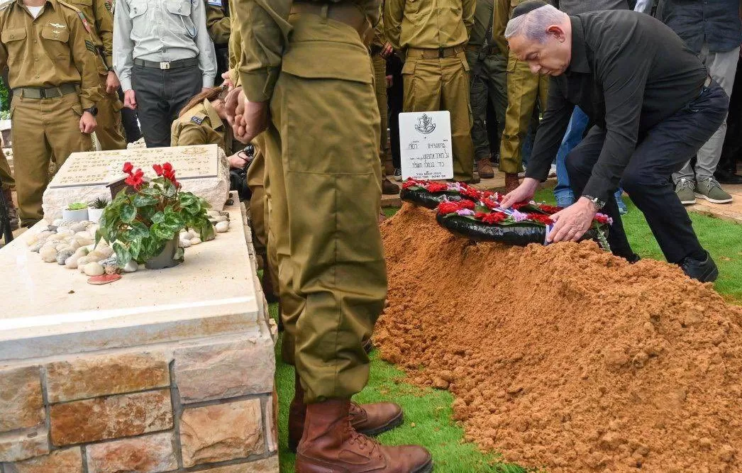 نتنياهو يشارك في مراسم تشييع نجل آيزنكوت