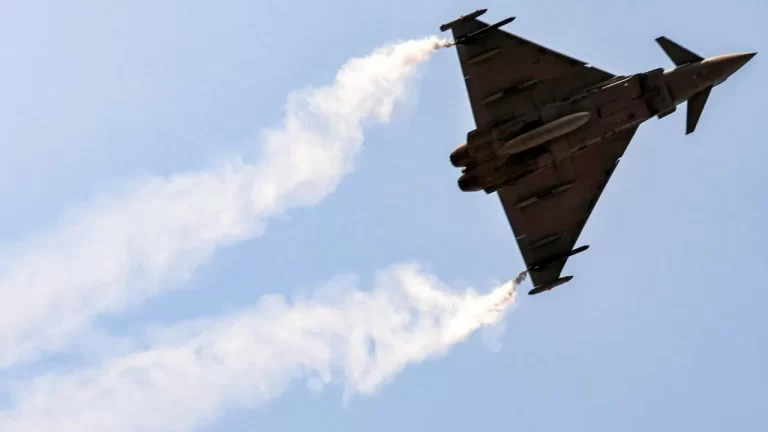 مقتل طيارين سعوديين