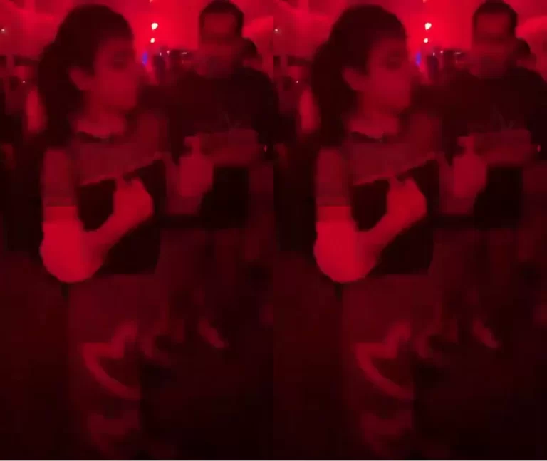 فتاة وشاب يرقصان في مهرجان ميدل بيستفتاة وشاب يرقصان في مهرجان ميدل بيست