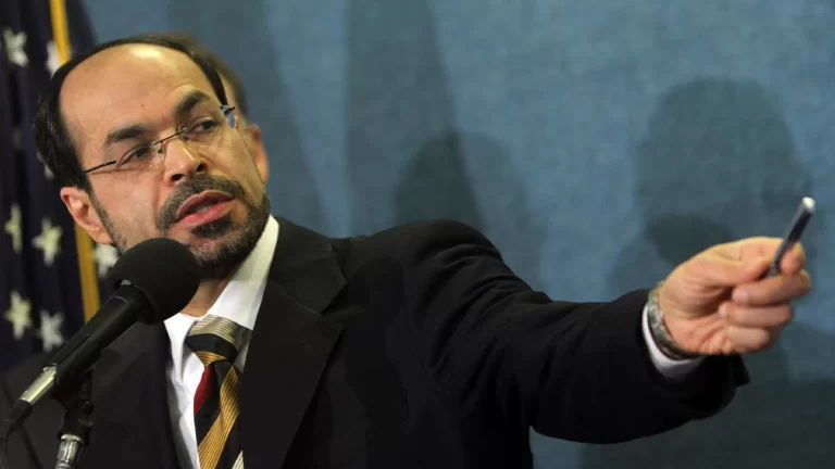 اللوبي الصهيوني يستنفر البيت الأبيض ضد “كير” ويحرض ضد رئيسه نهاد عوض البيت الأبيض يهاجم نهاد عوض