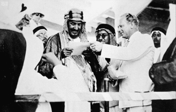 سياسي مصري: الحجاز أرض مصرية والسعودية أراضٍ احتلها آل سعود بدعم بريطاني السياسي المصري سامح أبو عرايس يثير الجدل بتغريدة عن السعودية ويهاجم العائلة الحاكمة