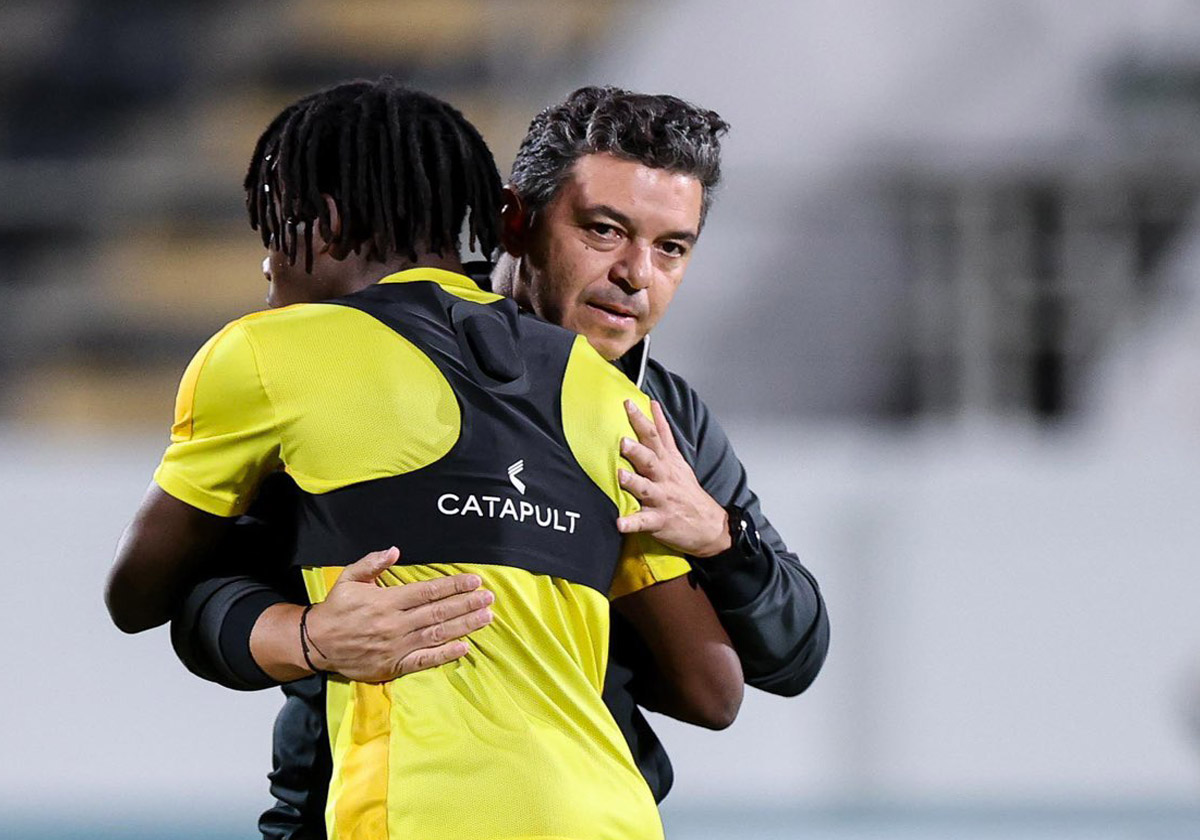 بعد بنزيما.. استبعاد لاعب جديد من معسكر تدريب الاتحاد السعودي زكريا هوساوي