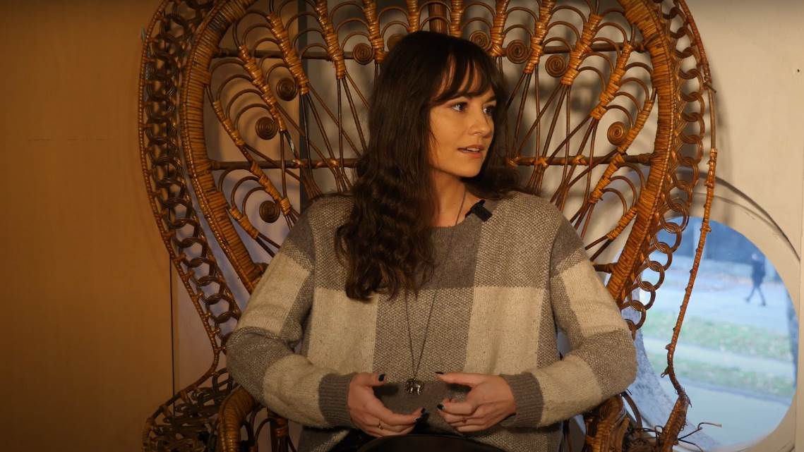 كاتبة غربية تقطع علاقتها مع ناشر ألماني انتصارًا لغزة.. ما القصة؟ الكاتبة البوسنية لانا باستاسيتش