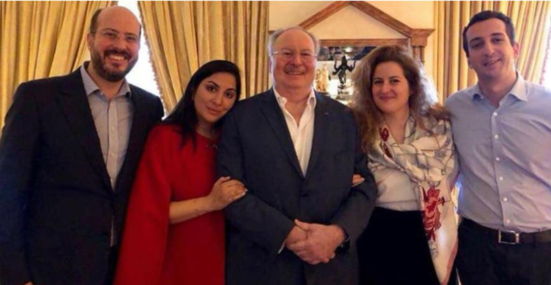 الملك أحمد فؤاد الثاني آخر ملوك مصر يحتفل بعيد ميلاده الـ 72 (شاهد) الملك أحمد فؤاد الثاني آخر ملوك مصر يحتفل بعيد ميلاده الـ 72