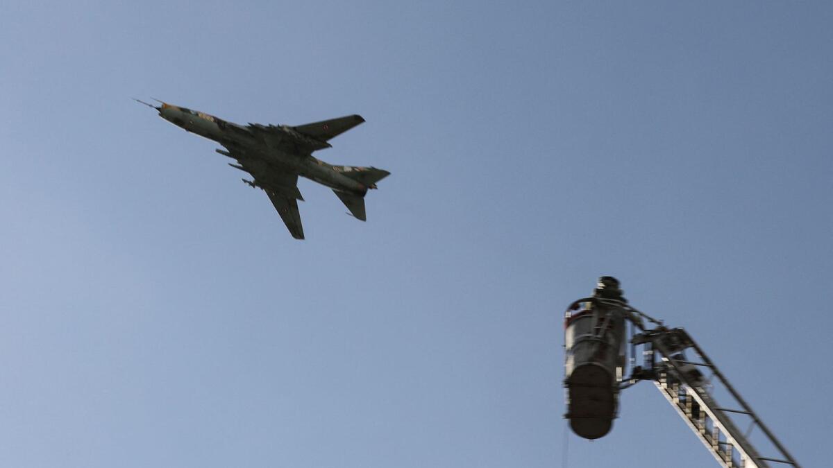 موقع عبري يفضح ما فعلته السعودية في الغارات الأمريكية البريطانية على اليمن طائرات أمريكية وبريطانية تقصف اليمن