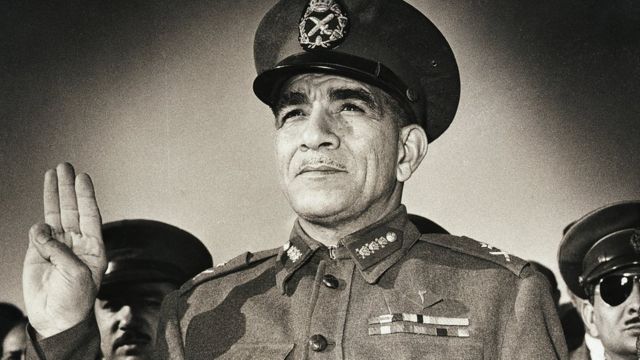 محمد نجيب