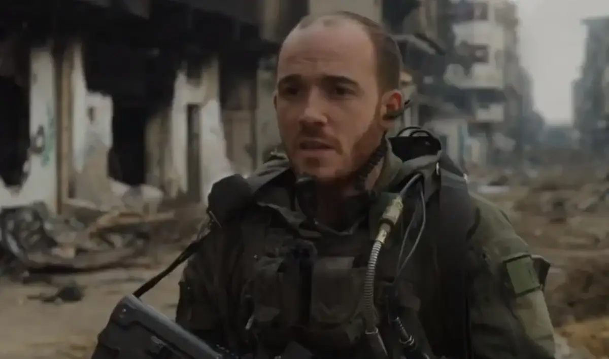 طلقات المقاومة تنهي مقابلة إعلامية.. فيديو لفرار ورعب ضابط وصحفي إسرائيليين في غزة مقابلة مع ضابط اسرائيلي في غزة