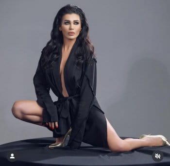 نادين الراسي بوضعيات جريئة