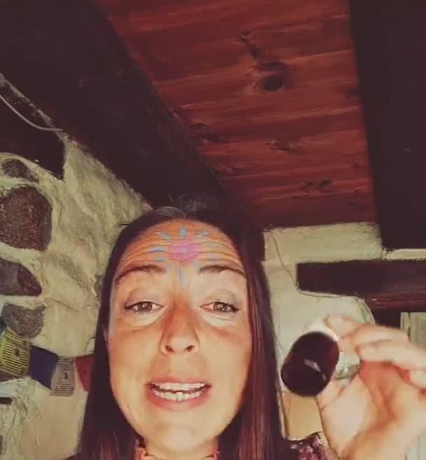 قطرات البول لعلاج مشاكل العين