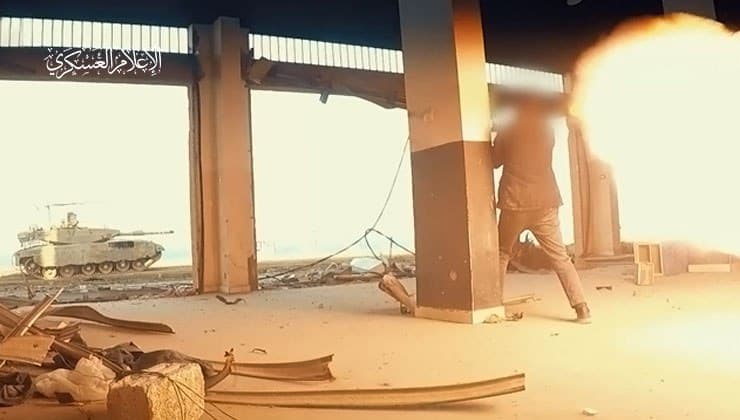 في اليوم الـ124 من الحرب على غزة تواصل كتائب القسام استهداف آليات الاحتلال