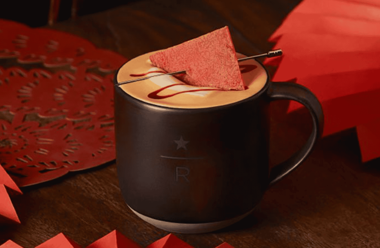 بعد دعمها لإبادة غزة.. عرض مفاجئ من ستاربكس بلحم الخنازير في الصين (فيديو) بعد دعمها لإبادة غزة.. عرض مفاجئ من ستاربكس بلحم الخنازير في الصين