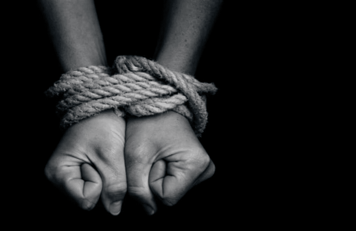 الكويت.. جديد قضية خطف فاشينستا وهتك عرضها بالقوة وهذا مصير الجناة الكويت.. جديد قضية خطف فاشينستا وهتك عرضها بالقوة وهذا مصير الجناة