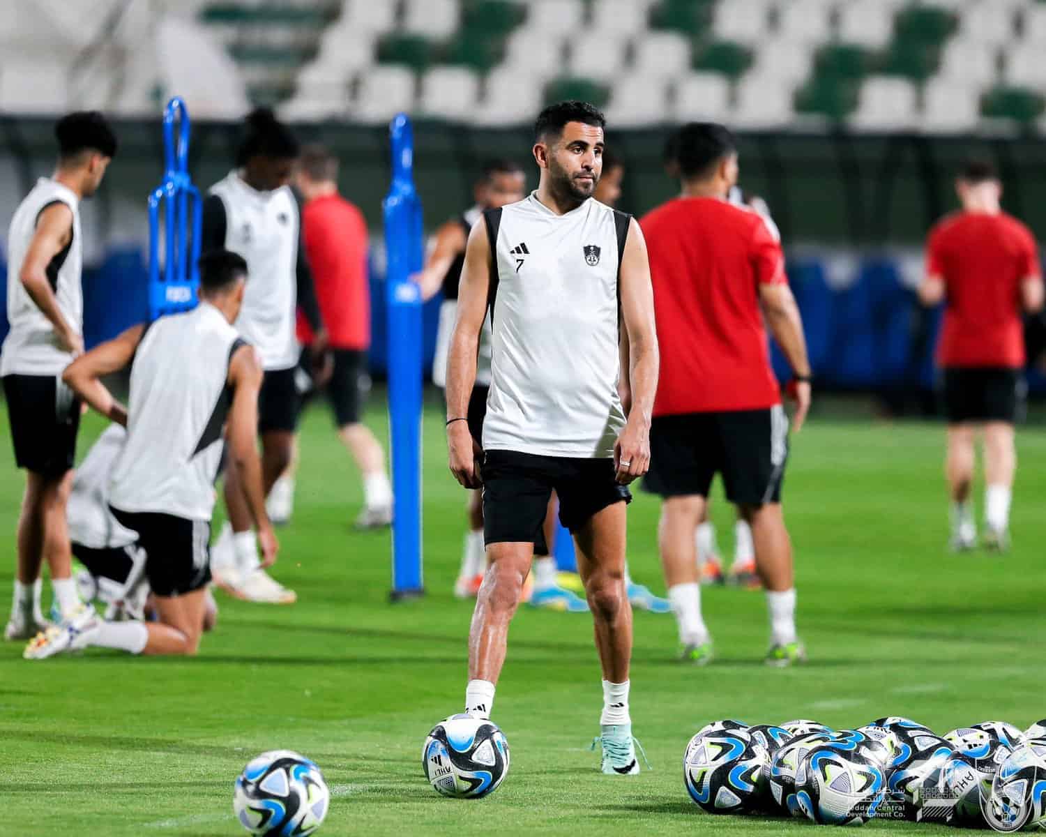 اللاعب رياض محرز