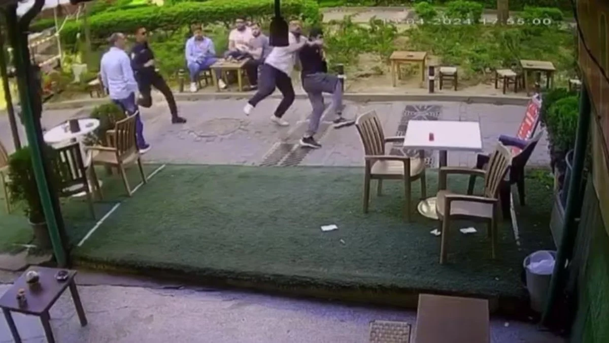 موقف بطولي لرجل تركي خلال مطاردة مشتبه به في بورصة التركية “فيديو” موقف بطولي لرجل تركي في بورصة