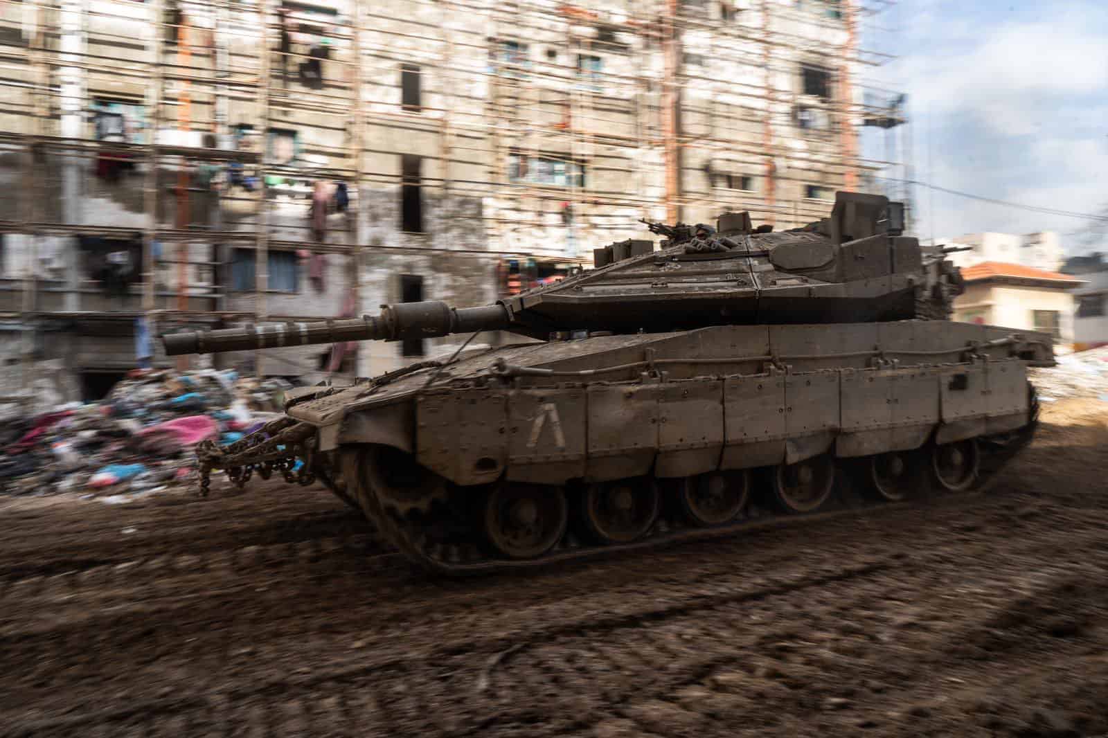 ماذا قال الدويري عن سحب جيش الاحتلال قواته من خانيونس وتوقعه للمرحلة القادمة؟! سحب جيش الاحتلال قواته من مدينة خانيونس جنوب قطاع غزة