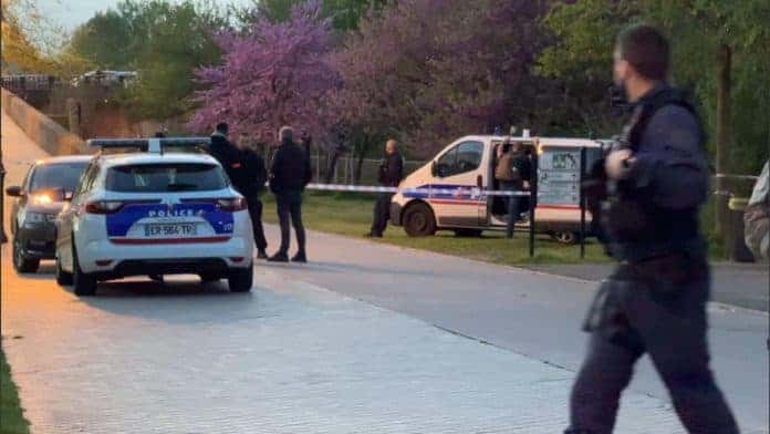 أعلن الادعاء العام في مدينة بوردو الفرنسية قيام مهاجر أفغاني بقتل شخص وإصابة آخر، قبل أن ترديه الشرطة مقتل جزائري في فرنسا على يد أفغاني