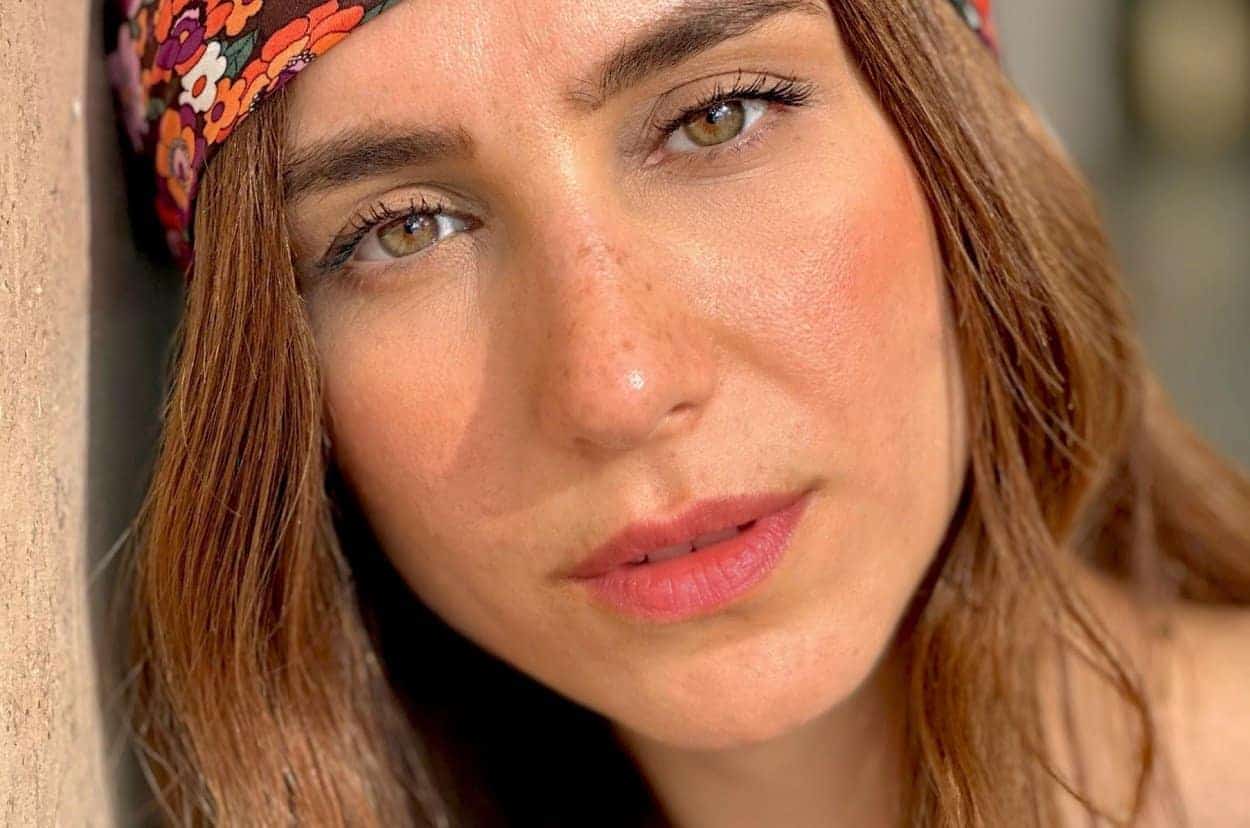 فيديو هلا السعيد .. هل تعرضت للتحرش من سائق أوبر أم تحاول ركوب التريند؟ مقطع فيديو للفنانة هلا السعيد تتهم فيه سائق "أوبر" بمحاولة التحرش بها