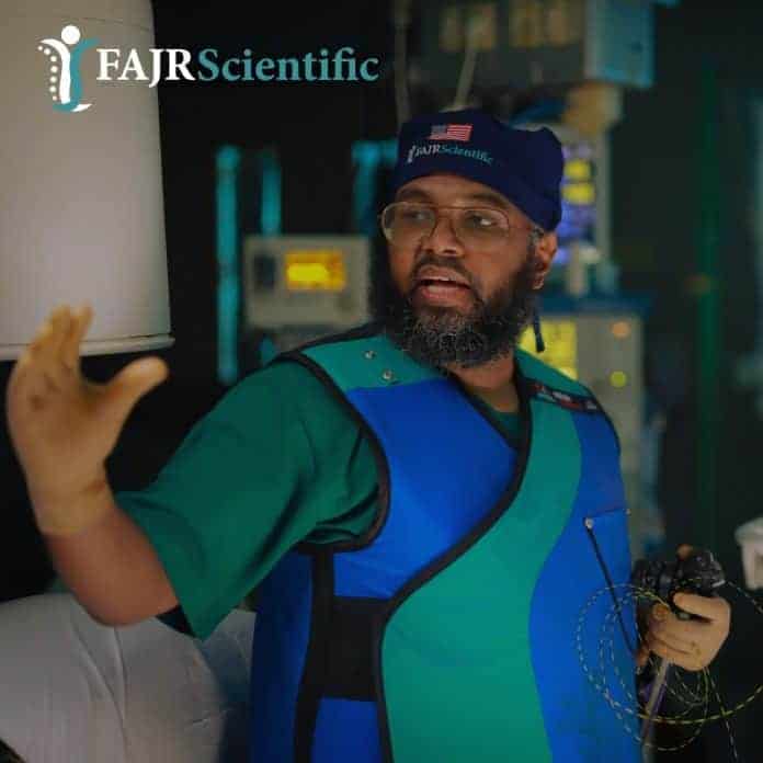 خالد الشموسي طبيب عماني رفض مغادرة رفح