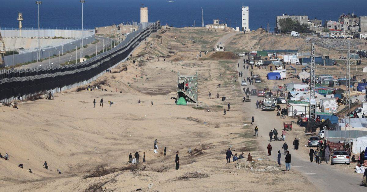 الحدود بين رفح المصرية ورفح الفلسطينية 