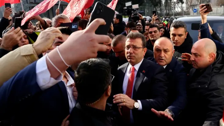 رئيس بلدية اسطنبول المعتقل على خلفية تهم فساد