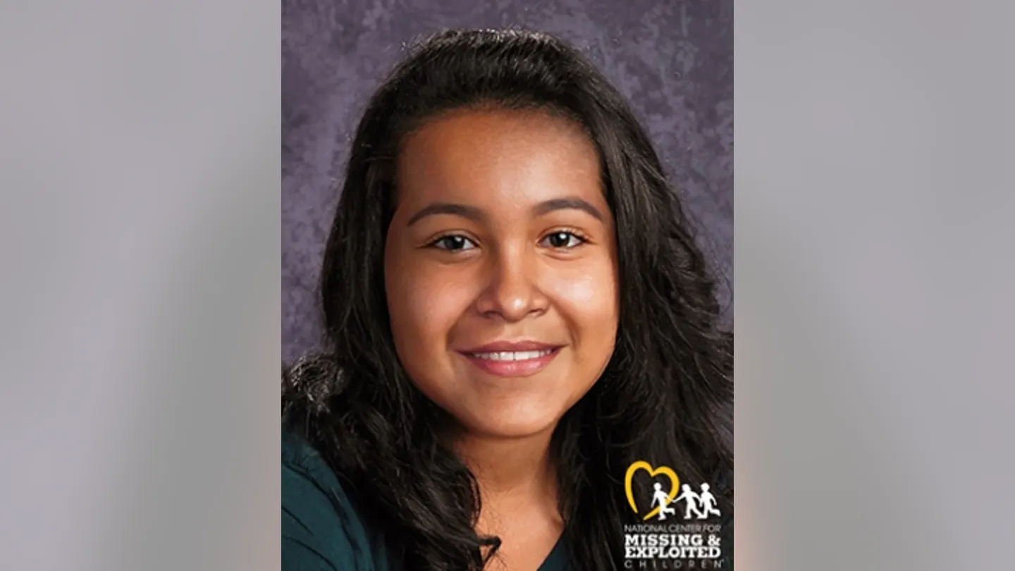 صورة تقدم عمر أندريا رييس من المركز الوطني للأطفال والمراهقين المفقودين (NCMEC)