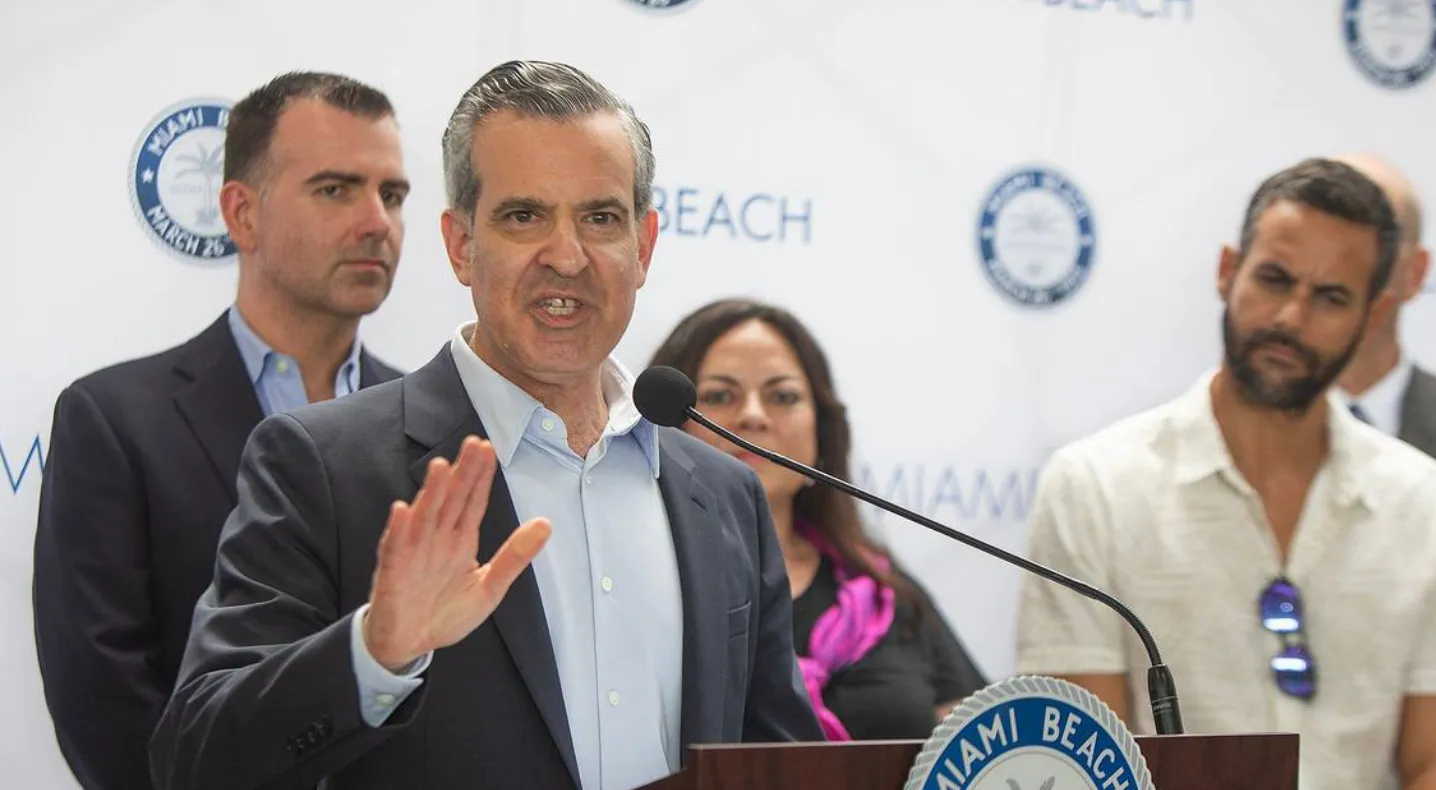 عمدة ميامي بيتش يسعى لإنهاء عقد سينما بسبب عرض فيلم وثائقي فلسطيني