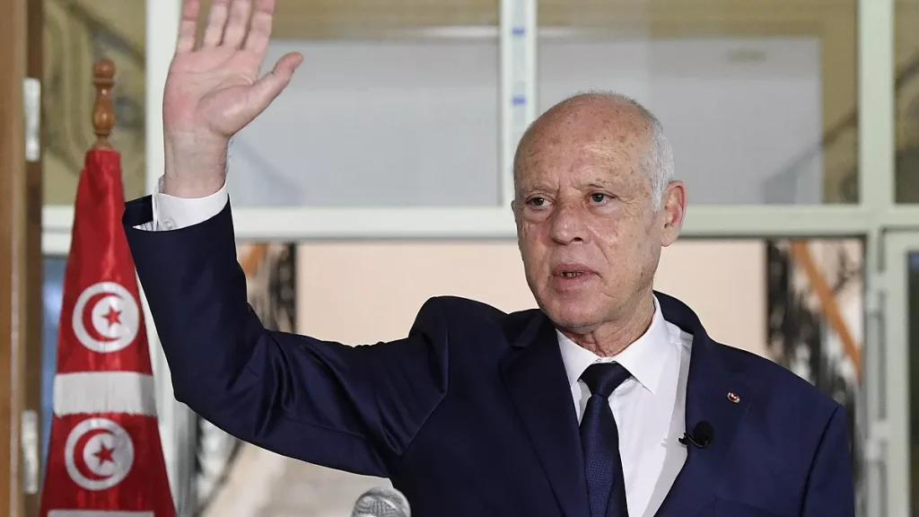 هل يُكرّس قيس سعيّد حكم الفرد في تونس؟