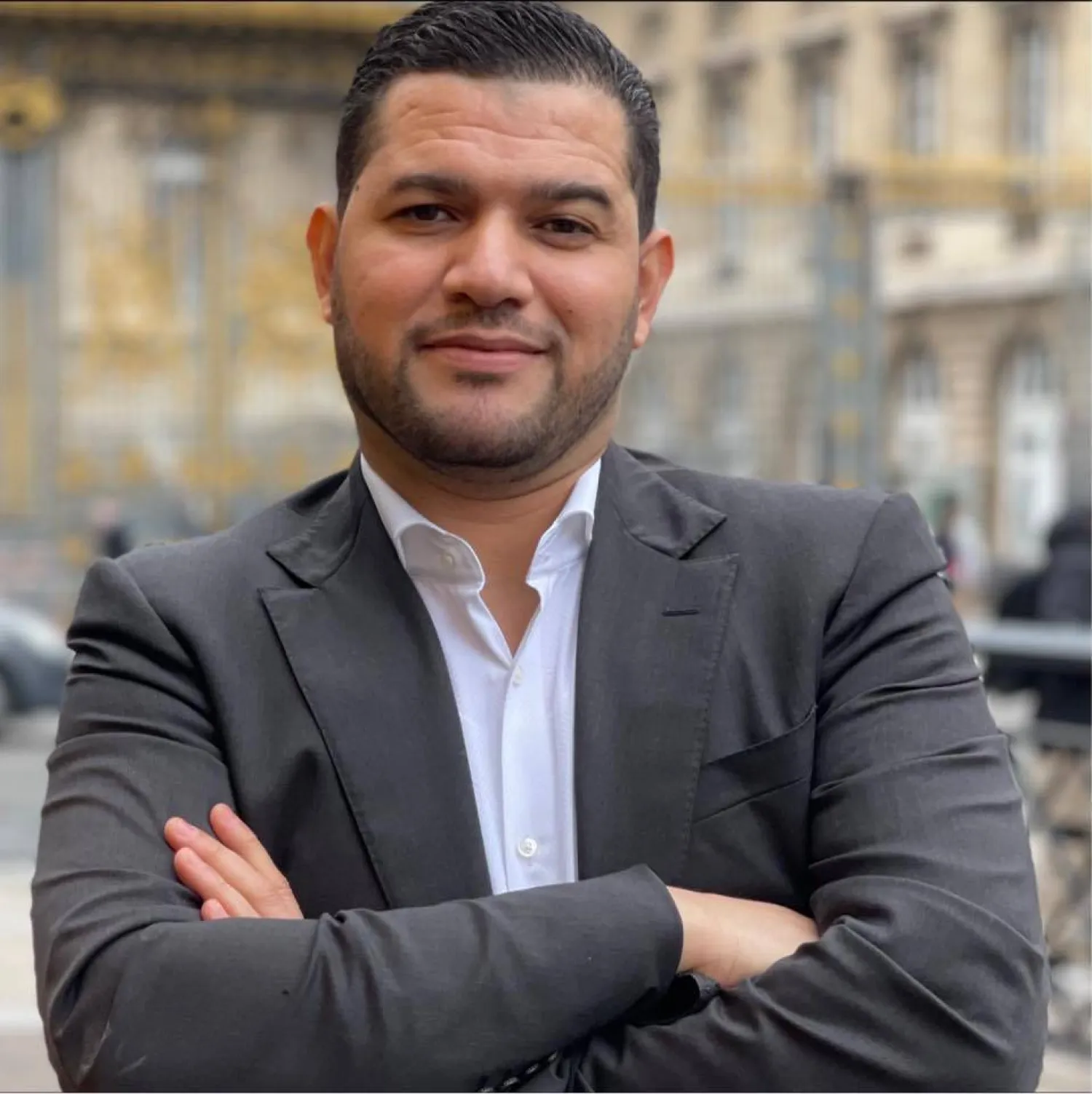 المعارض والمؤثر الجزائري أمير بوخرص