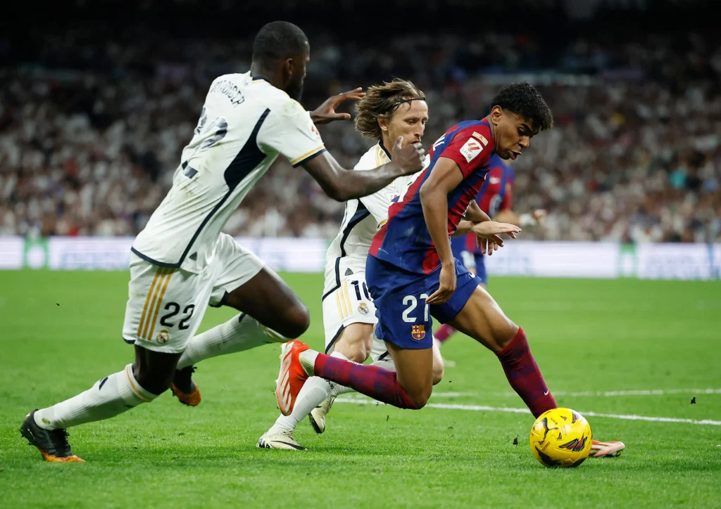 ريال مدريد يُفجر قنبلة قبيل مواجهة الكلاسيكو مع الغريم برشلونة! مباراة ريال مدريد وبرشلونة