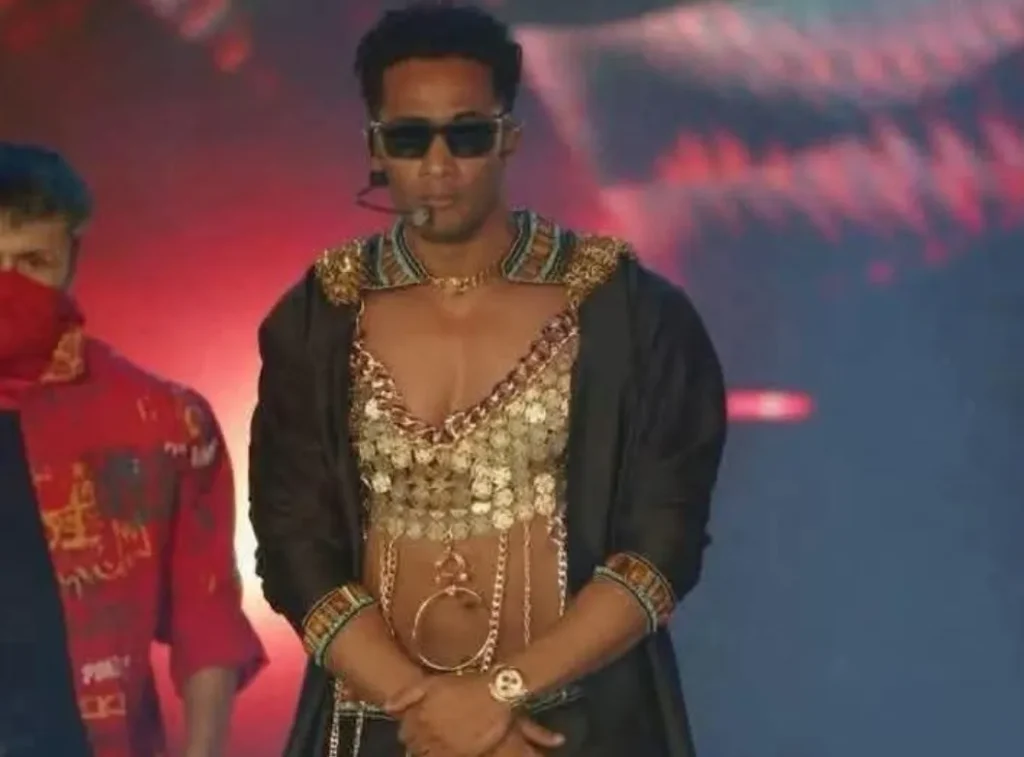 محمد رمضان ببدلة رقص وتشبه بالنساء.. الاستفزاز هذه المرة تخطى كل الحدود محمد رمضان